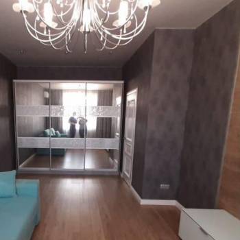 Продается 1-комнатная квартира, 48 м²