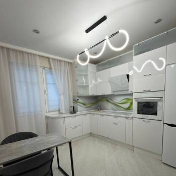 Сдается 1-комнатная квартира, 50 м²