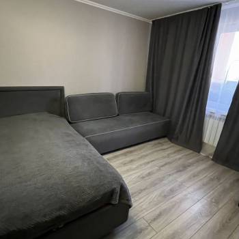 Продается 1-комнатная квартира, 38 м²