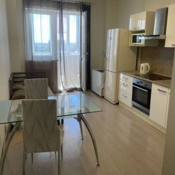 Сдается 1-комнатная квартира, 52 м²