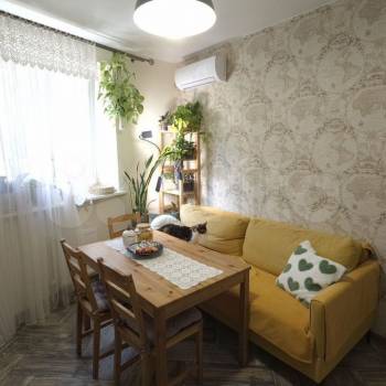 Продается 1-комнатная квартира, 37 м²