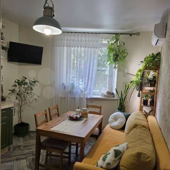 Продается 1-комнатная квартира, 37 м²