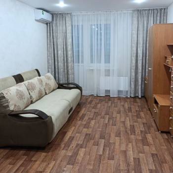 Сдается 1-комнатная квартира, 43 м²