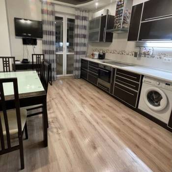 Продается 2-х комнатная квартира, 84 м²