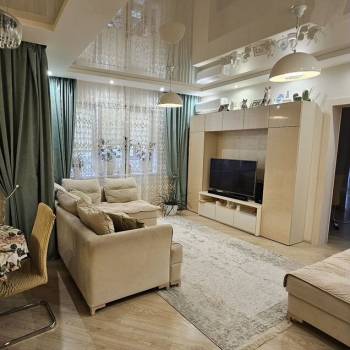 Продается Многокомнатная квартира, 102 м²