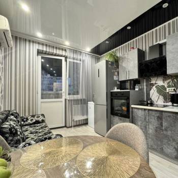 Продается 1-комнатная квартира, 45 м²