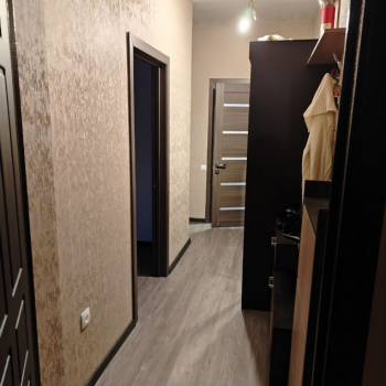 Продается 1-комнатная квартира, 37 м²