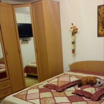 Продается 1-комнатная квартира, 42 м²