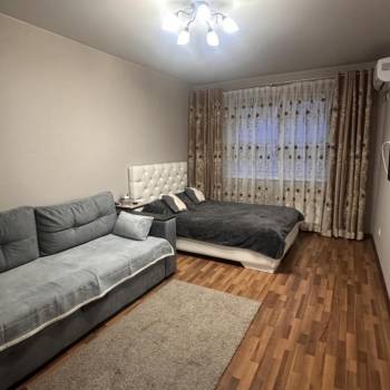 Сдается 1-комнатная квартира, 42 м²