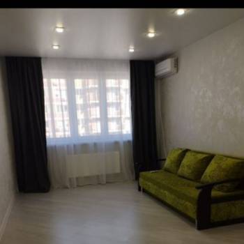 Сдается 1-комнатная квартира, 42 м²