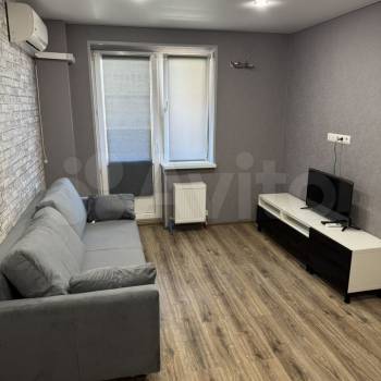Сдается 1-комнатная квартира, 35 м²