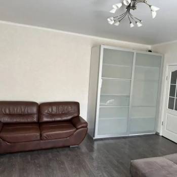 Сдается 1-комнатная квартира, 50 м²