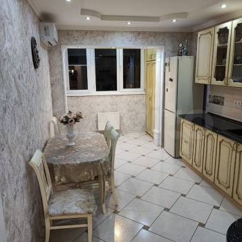 Продается 1-комнатная квартира, 47 м²