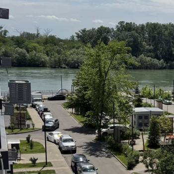 Продается 1-комнатная квартира, 42 м²