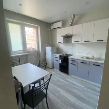 Сдается 1-комнатная квартира, 40 м²