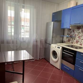 Сдается 1-комнатная квартира, 38 м²