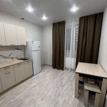 Сдается 2-х комнатная квартира, 80 м²