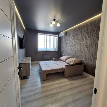 Сдается 1-комнатная квартира, 42 м²
