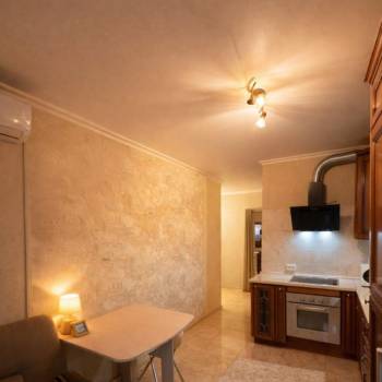 Сдается 1-комнатная квартира, 42 м²