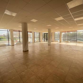 Сдается Нежилое помещение, 671 м²