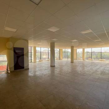 Сдается Нежилое помещение, 671 м²