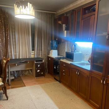 Продается 1-комнатная квартира, 55 м²