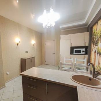 Сдается 2-х комнатная квартира, 76 м²