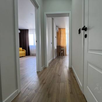 Продается 1-комнатная квартира, 46 м²
