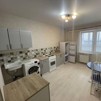 Продается 1-комнатная квартира, 37 м²