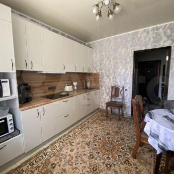 Продается 1-комнатная квартира, 42 м²