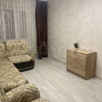 Сдается 1-комнатная квартира, 42 м²