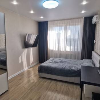 Продается 1-комнатная квартира, 42 м²
