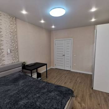 Продается 1-комнатная квартира, 42 м²