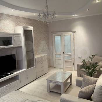 Сдается 1-комнатная квартира, 51 м²