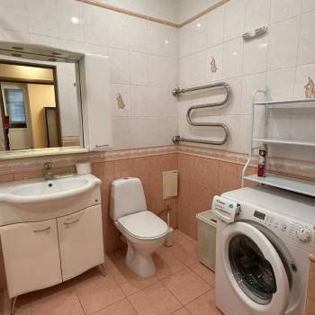 Сдается 1-комнатная квартира, 49 м²