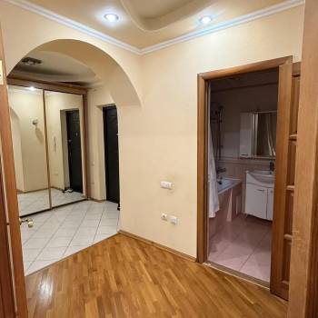 Сдается 1-комнатная квартира, 49 м²