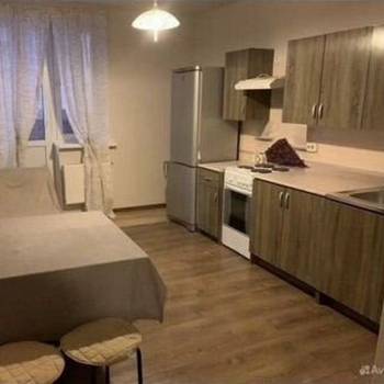 Продается 1-комнатная квартира, 42 м²