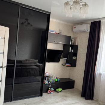 Продается 1-комнатная квартира, 32 м²