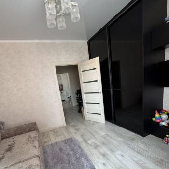 Продается 1-комнатная квартира, 32 м²