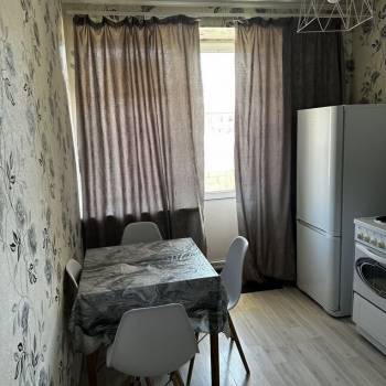 Сдается 1-комнатная квартира, 38 м²