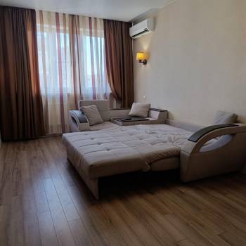Сдается 1-комнатная квартира, 42 м²
