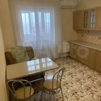 Сдается 1-комнатная квартира, 45 м²