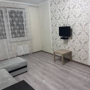 Сдается 1-комнатная квартира, 46 м²