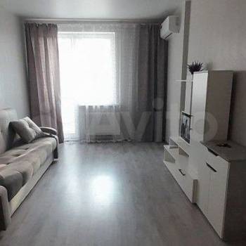 Сдается 1-комнатная квартира, 42 м²