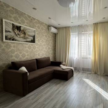 Сдается 1-комнатная квартира, 42 м²