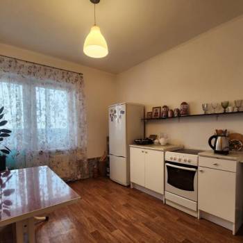 Продается 1-комнатная квартира, 36 м²