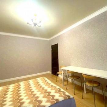 Продается 1-комнатная квартира, 40 м²