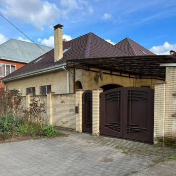 Продается Дом, 180 м²