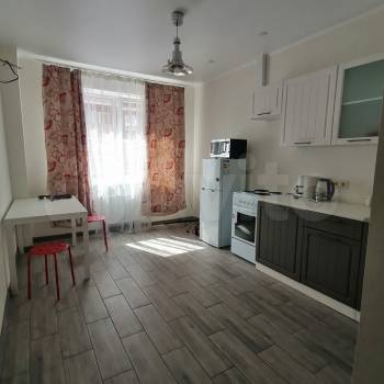 Сдается 1-комнатная квартира, 43 м²