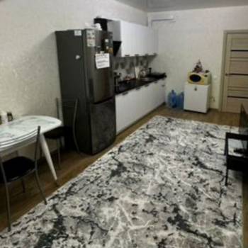 Продается 1-комнатная квартира, 48 м²